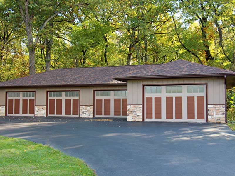 Raynor RockCreeke™ Carriage House